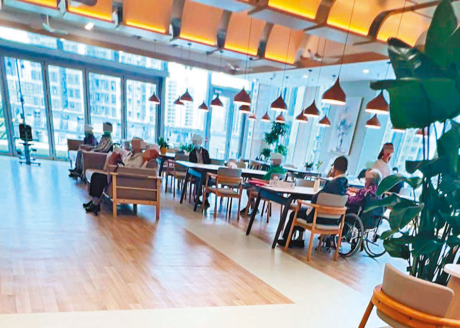 ●現時全球各地對安老院舍或長者聚集多的處所，都有嚴格的樓宇距離地面高度限制。香港文匯報記者文禮願  攝