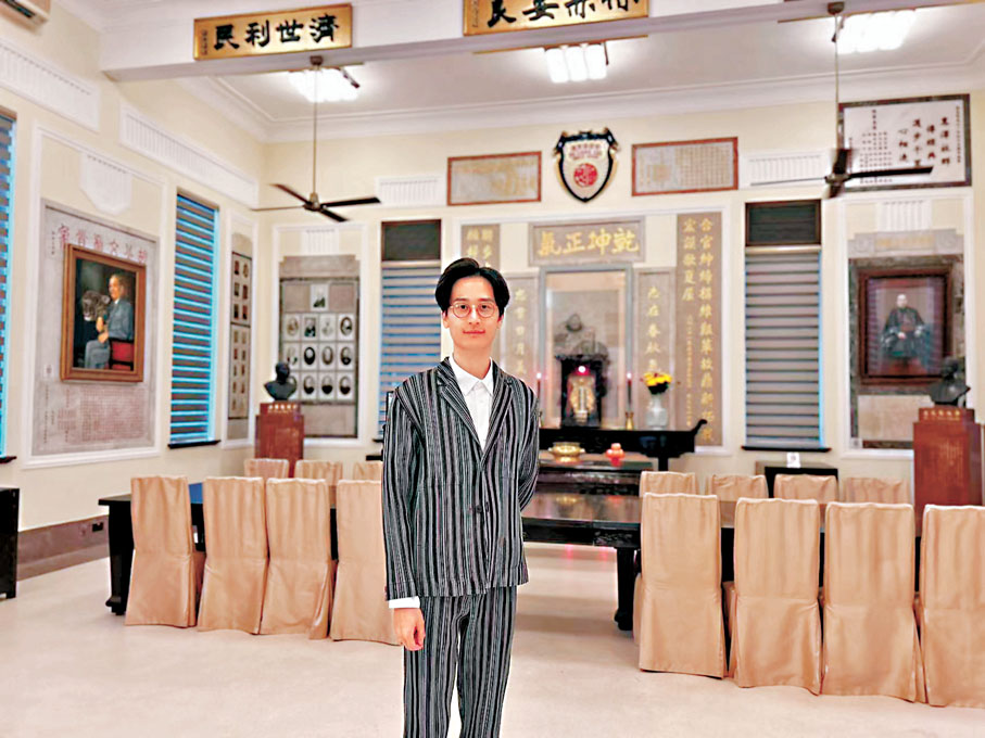 ●黃宣游鑽研上世紀書法家的墨跡，致力保育港味文字。