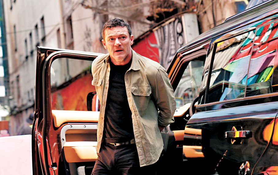 ●盧克伊雲斯飾演美國緝毒局探員莊。