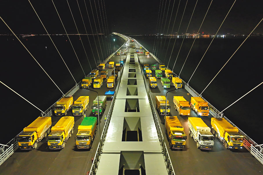 ●廣東交通集團14日發布消息稱，黃茅海跨海通道項目黃茅海大橋荷載試驗完成。中新社