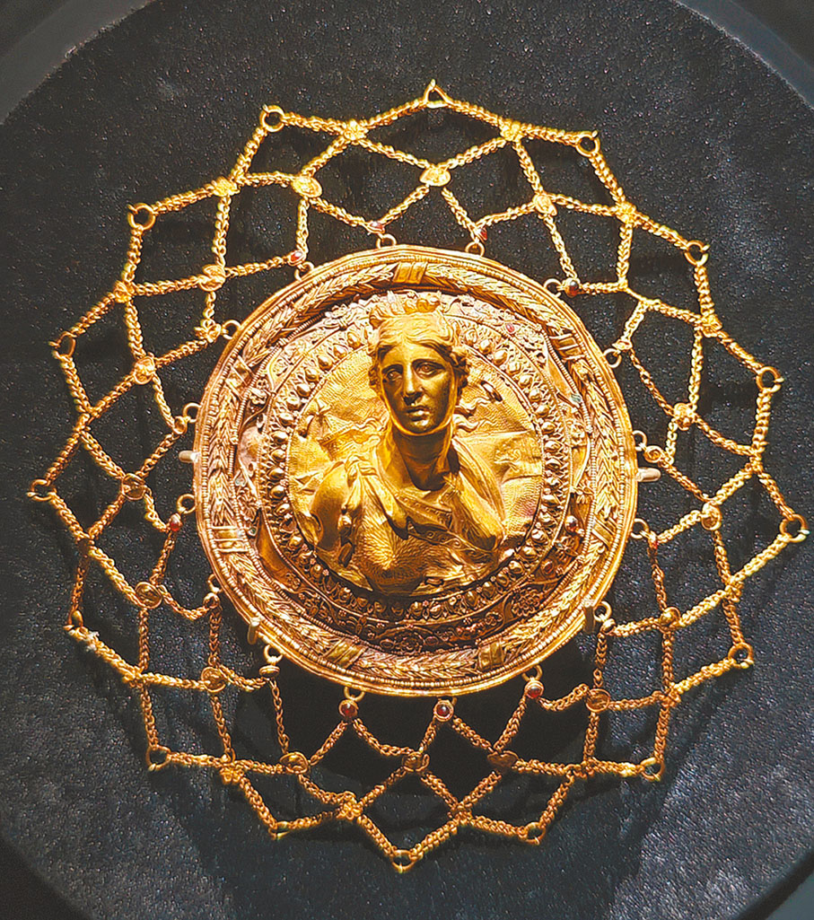 ●阿爾忒彌斯金鏈網頭飾（公元前4一前3世紀）