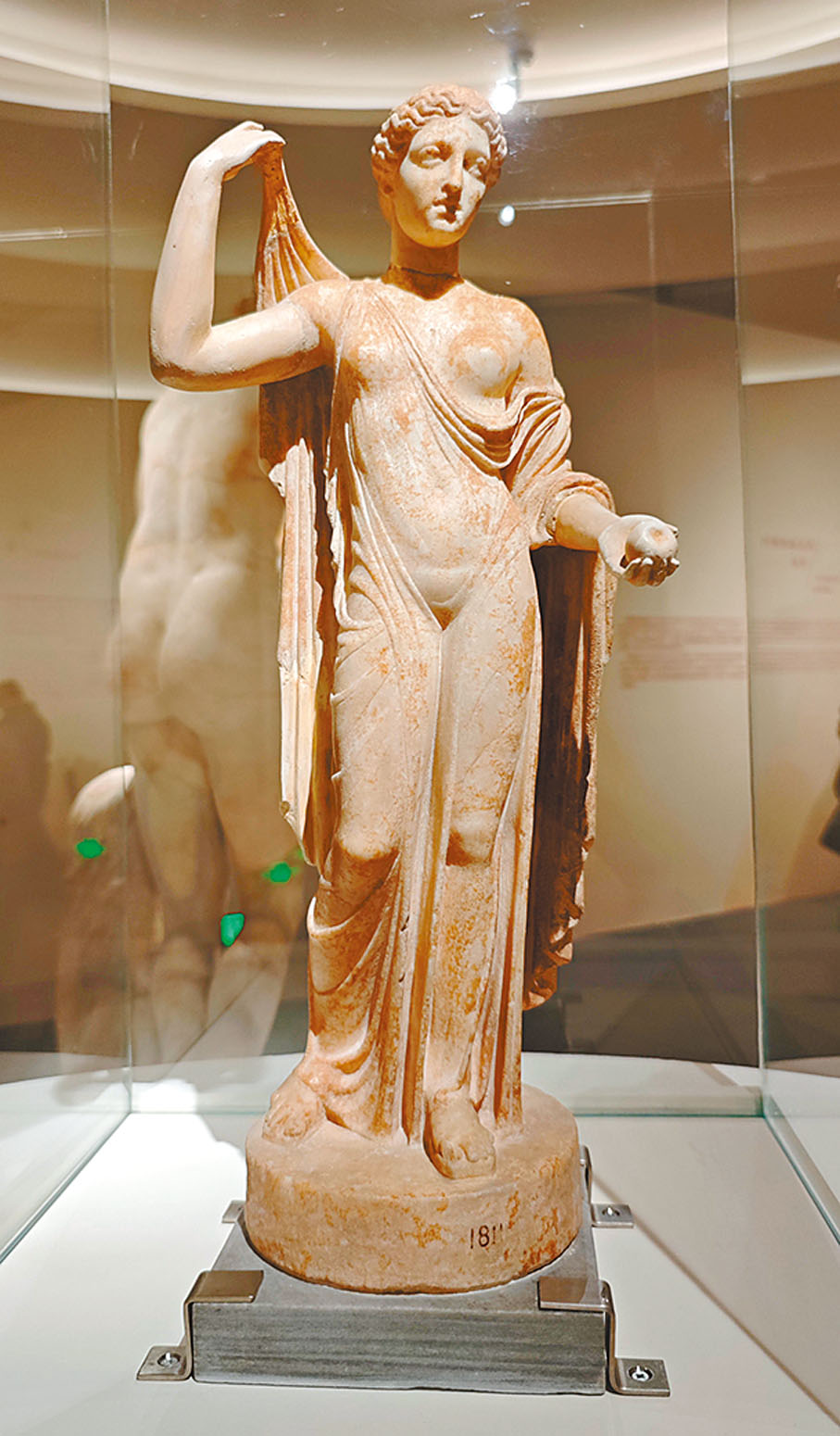 ●盧浮宮 / 那不勒斯式的阿佛洛狄忒大理石雕像。