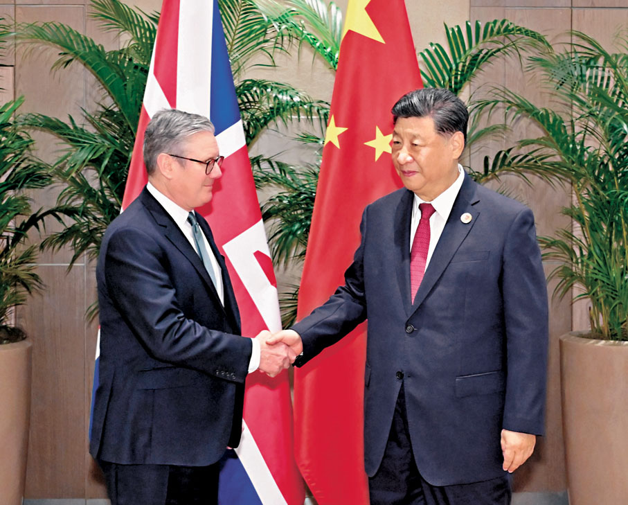 ●當地時間11月18日上午，國家主席習近平在里約熱內盧出席二十國集團領導人峰會期間會見英國首相斯塔默。 新華社