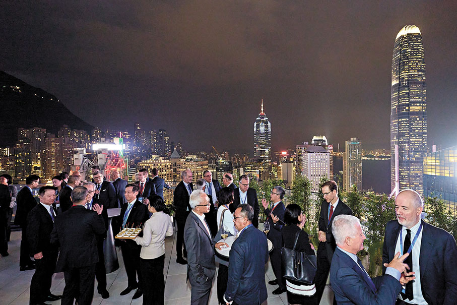 ●國際金融領袖投資峰會昨晚在香港揭開帷幕，逾300位來自國際金融機構人士出席。金管局供圖