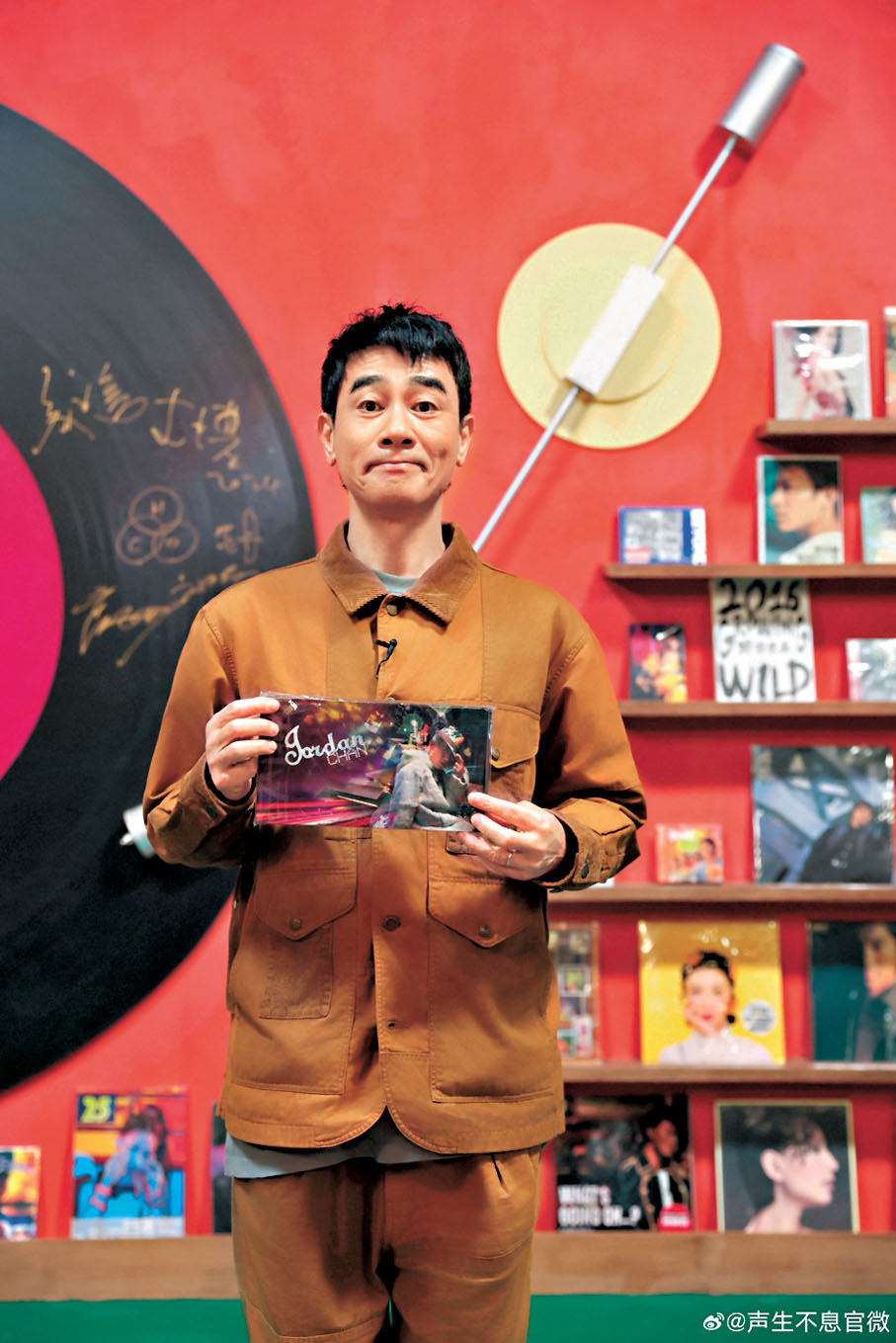 ●陳小春稱李宇春面冷心熱。