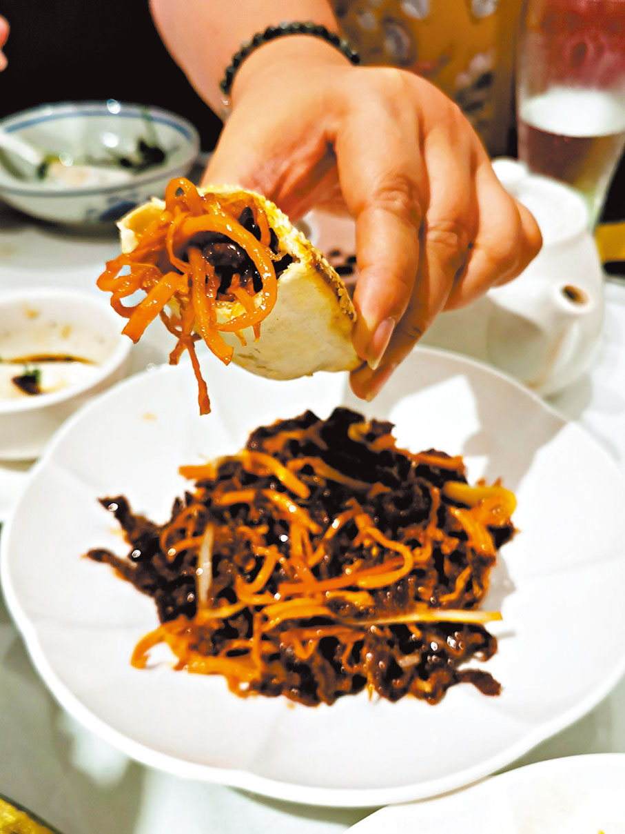 ●乾炒牛肉絲配叉子燒餅