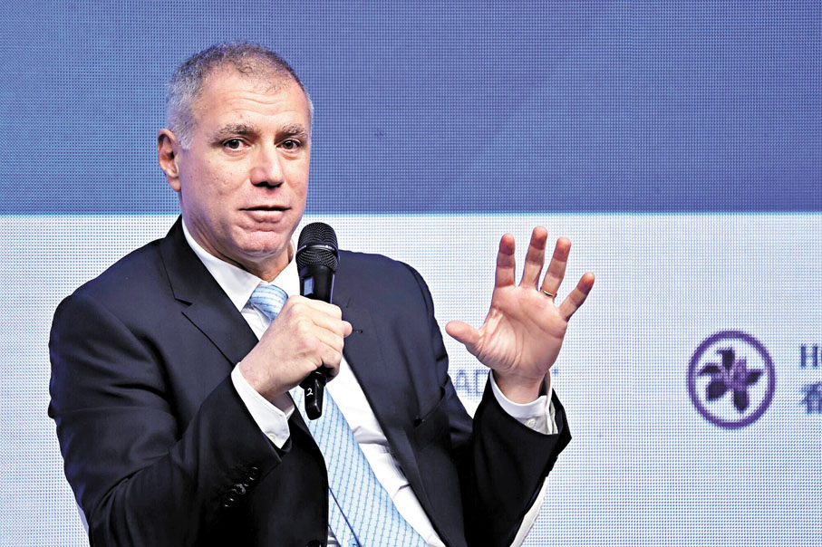 ●滙控艾橋智表示，香港有望於數年後超越瑞士，成為全球最大的財富管理中心。 彭博社