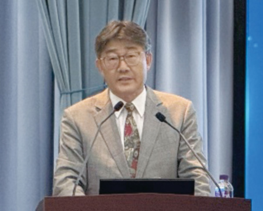 ●中國科學院院士高福在迦密主恩中學作主題分享。