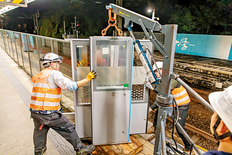 ●大學站的自動月台閘門工程已於日前展開。港鐵圖片