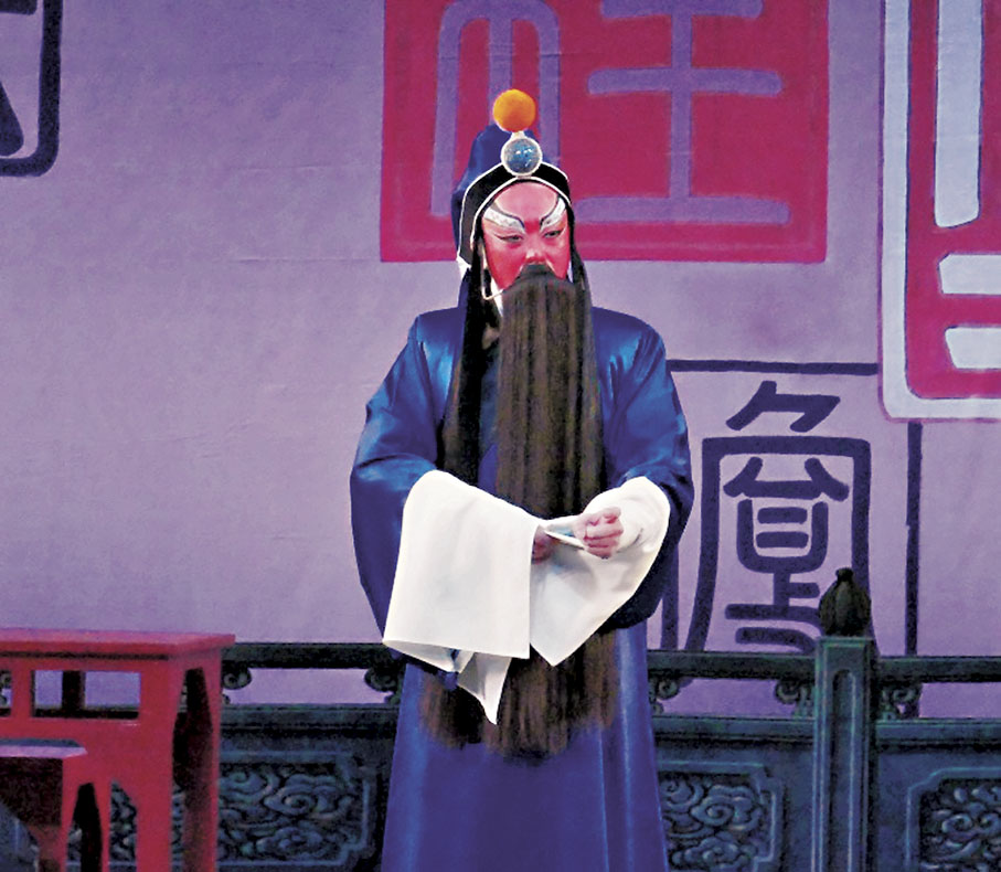 ●吳國華演趙匡胤，在舞台開的是紅臉扮相。