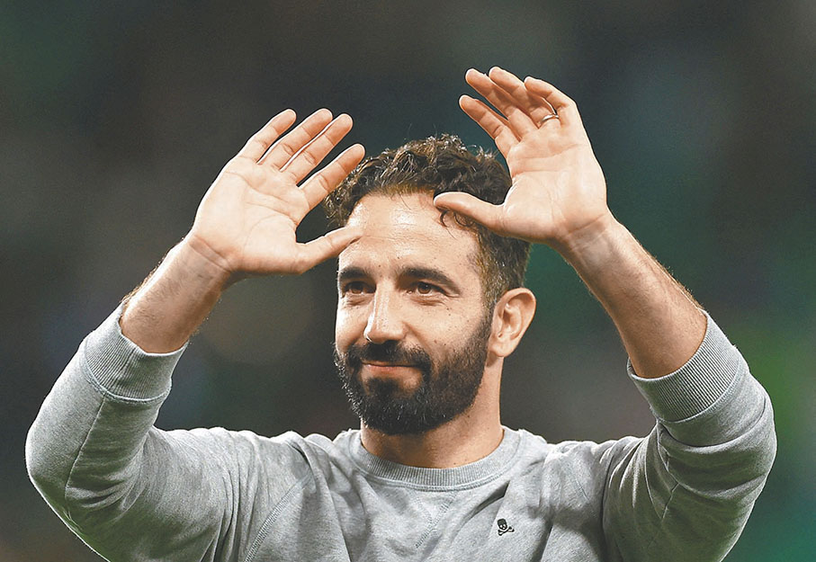 ●艾摩廉帶領曼聯首度出擊。  資料圖片