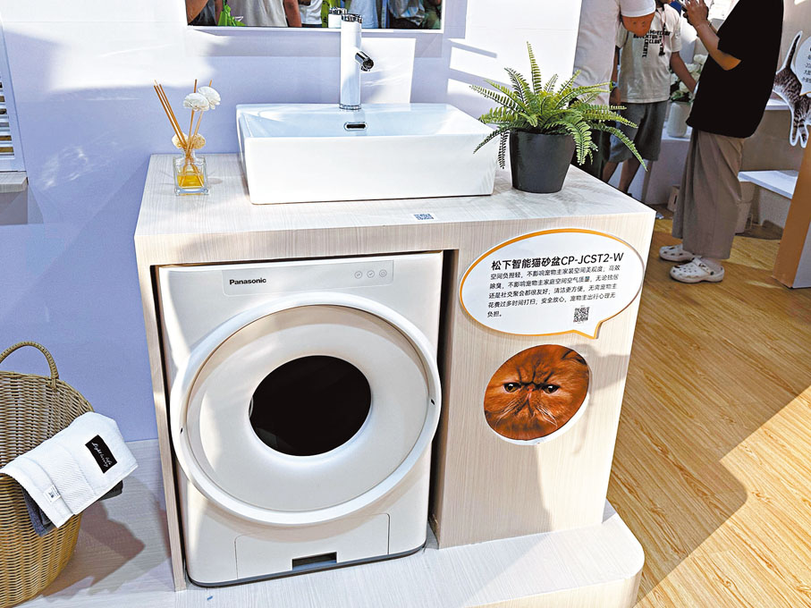 ●嵌入式的智能貓砂盆十分美觀。