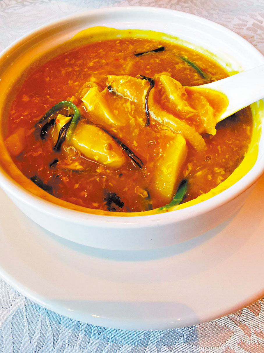 ●湯品：鮮拆蟹粉竹笙燴帶子