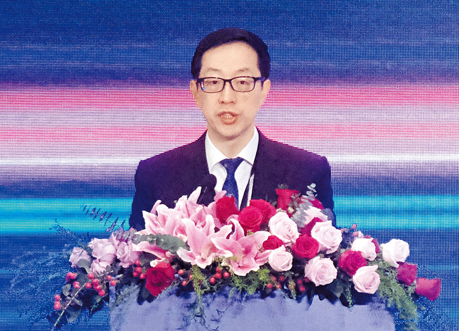 ●香港中華廠商聯合會會長盧金榮