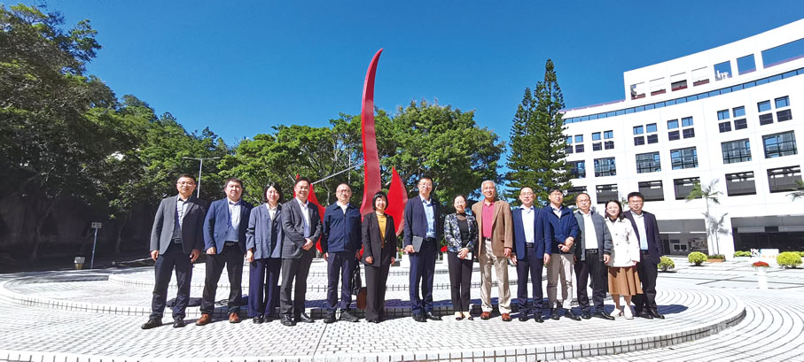 ●活動期間，惠州團組還到訪了香港科技大學、香港科學園、香港數碼港等，與相關負責人進行座談交流，就雙方開展合作商討務實可行的方案。