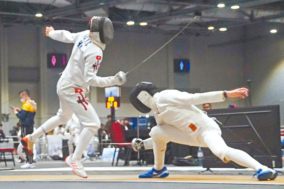 ●高映川（左）早前出戰香港劍擊公開賽。