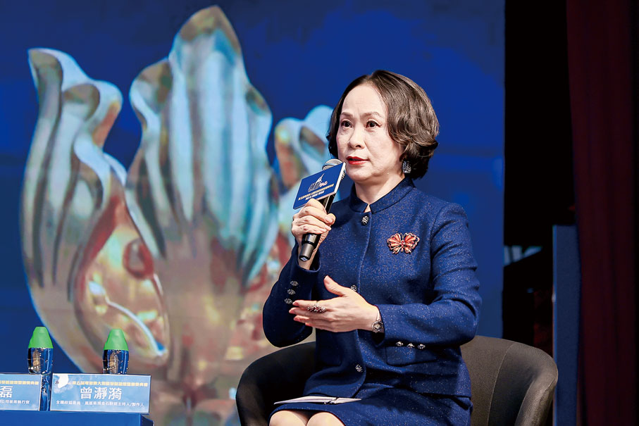 ●全國政協委員、鳳凰衛視金石財經主持人／製作人曾瀞漪。