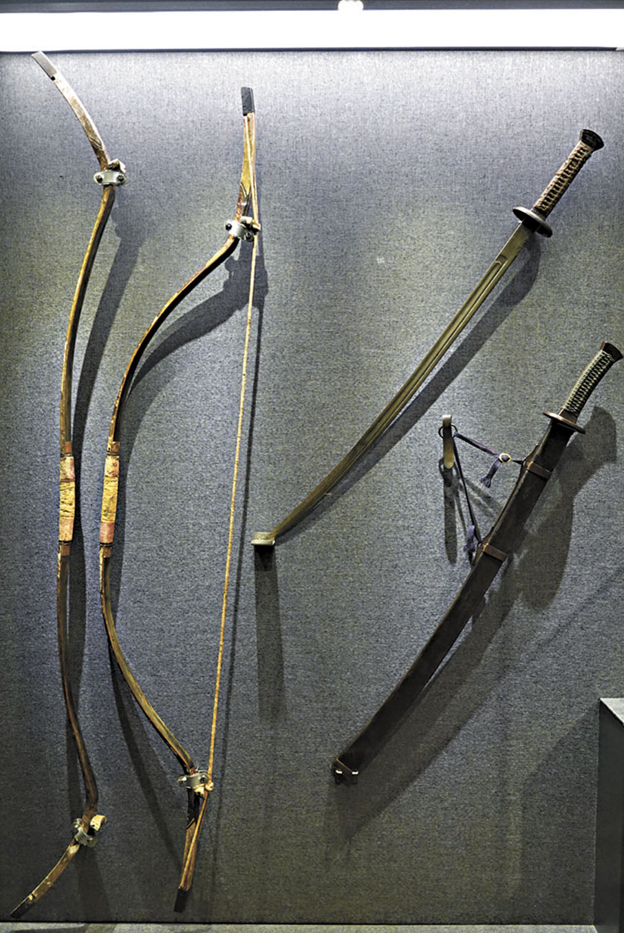 ●紫光閣功臣像中對應的弓箭、劍等亦有展出。