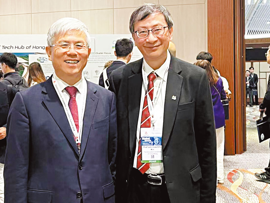 ●教大校長李子建（右）與山東大學校長李術才在論壇交流。