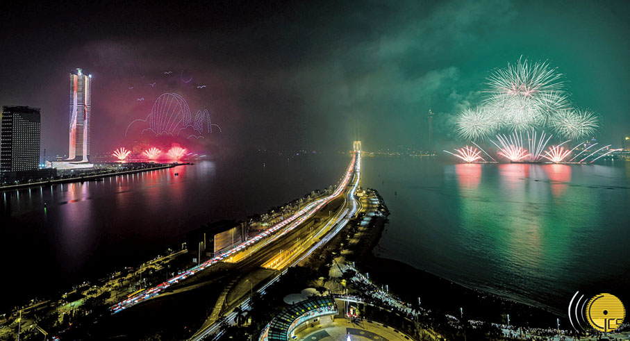 ●澳門特區政府與珠海市人民政府首次聯合舉行「慶祝澳門回歸祖國20周年澳珠煙花匯演」。