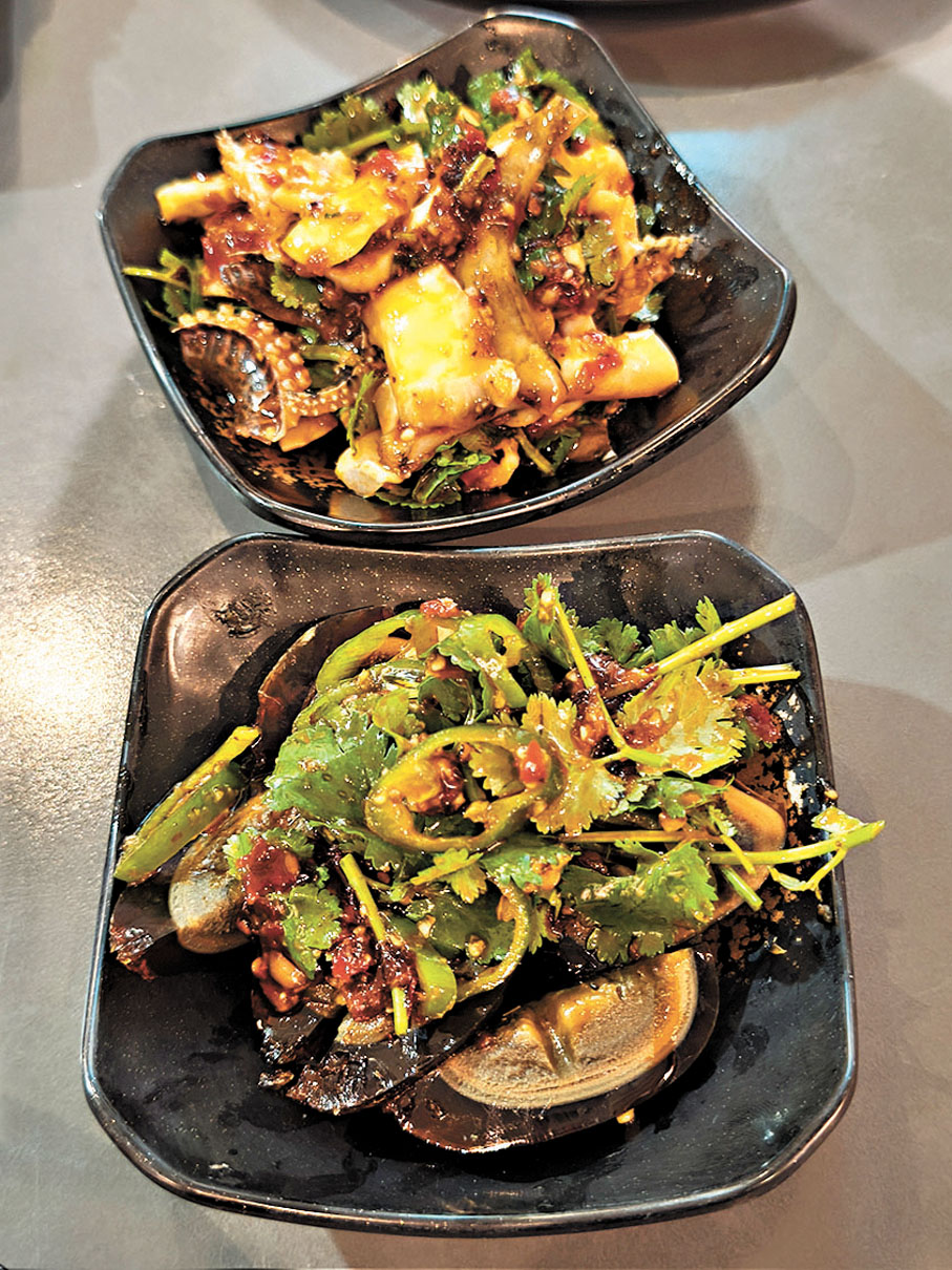 ●麻辣墨魚鬚及尖椒皮蛋