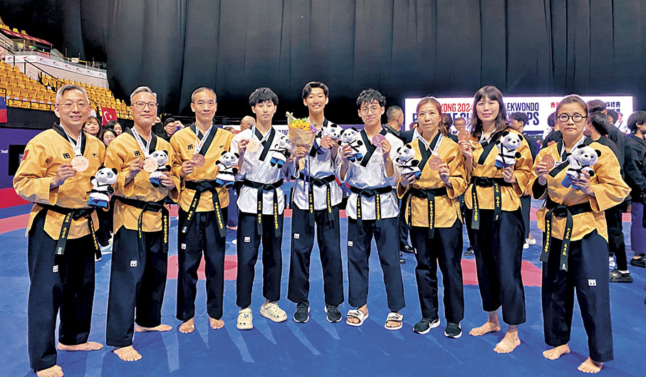 ●得獎者在頒獎儀式上。