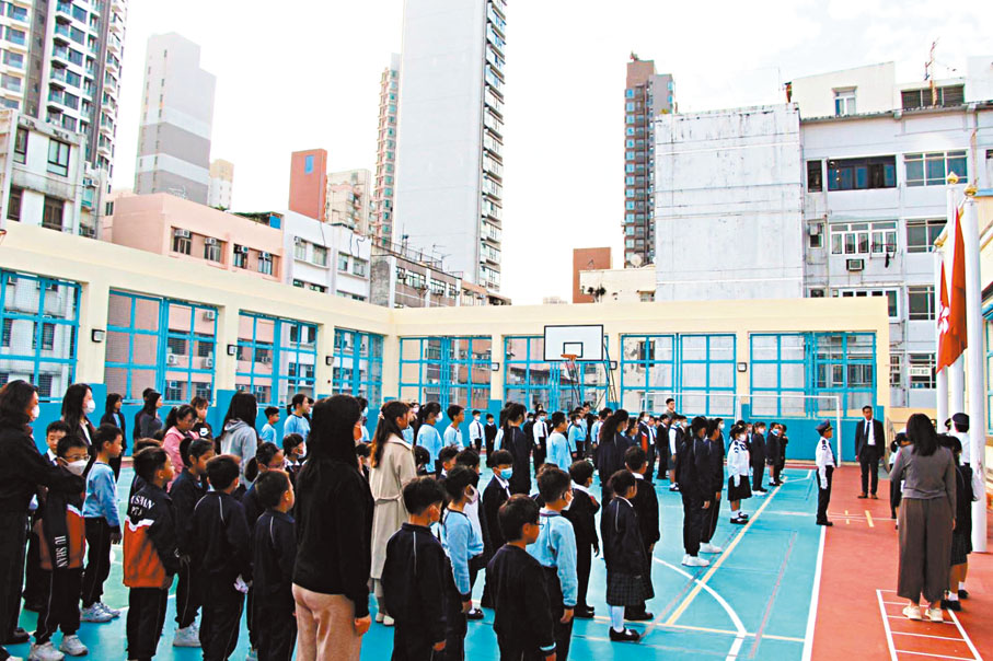 ●耀山學校昨日舉行升旗儀式。 校方Fb圖片