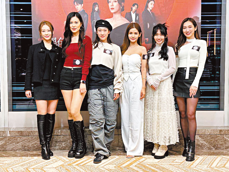 ●一班《黑色月光》演員前晚一起飯聚睇劇集大結局。