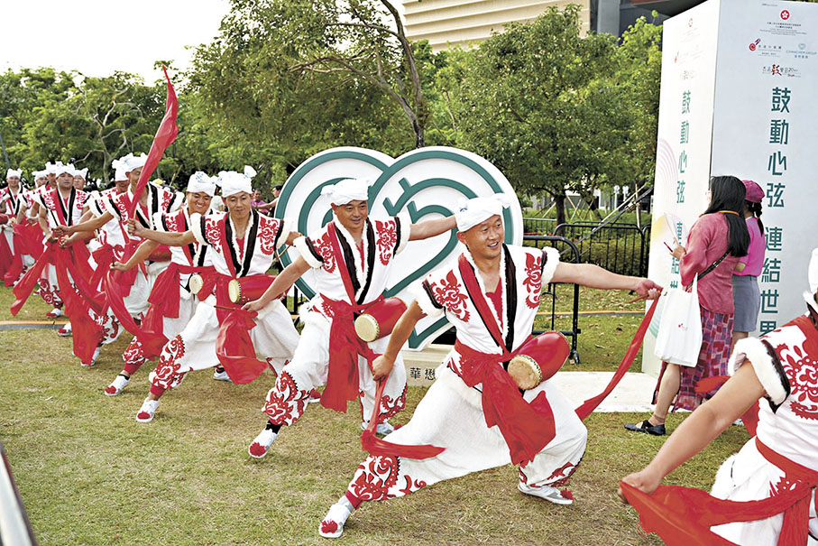 ●表演團隊包括來自中國內地的非物質文化遺產鼓隊。
