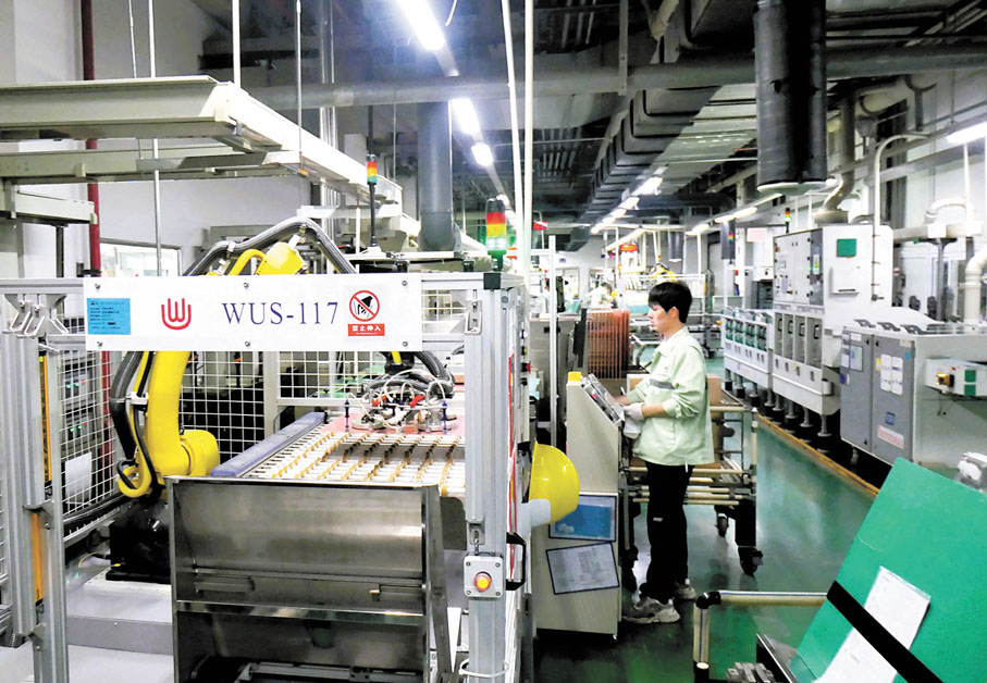 ●滬士電子已經決定在昆山加碼投資50多億元人民幣擴充高端產能，在新產線建成之前，為了趕製訂單，公司不得不臨時把1萬多平方米的行政辦公樓騰出來，把空間交給生產車間。香港文匯報記者賀鵬飛  攝