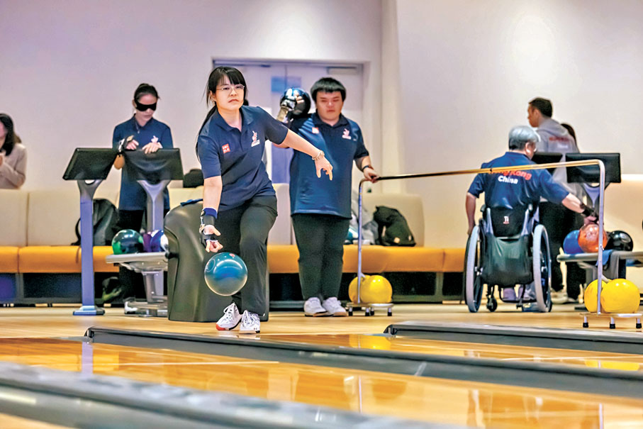 ●一眾運動員昨日率先體驗場地。 中國香港保齡球總會圖片