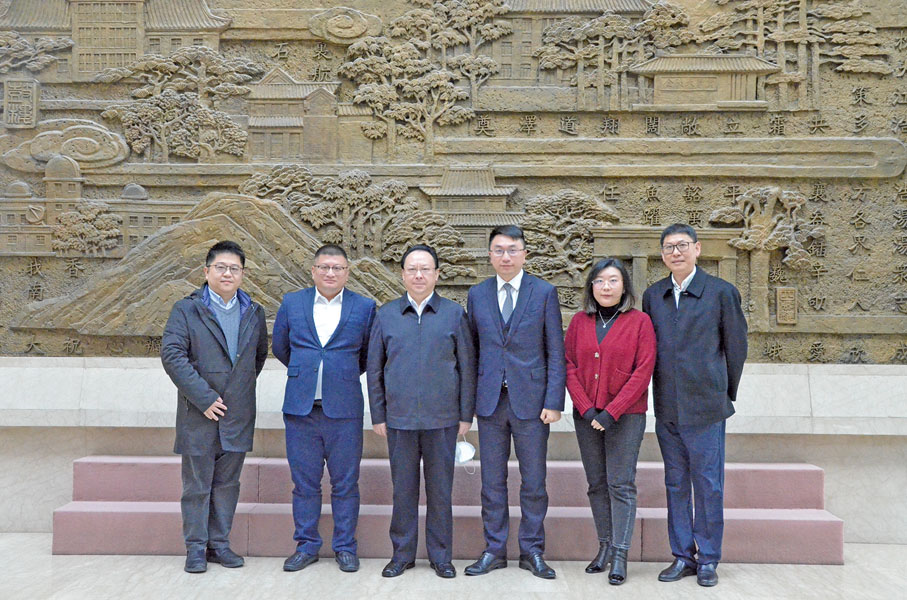 ●2023年1月，汪滿健在南京參加省政協會議期間到訪南京大學，獲南京大學黨委書記譚鐵牛（左三）接見。