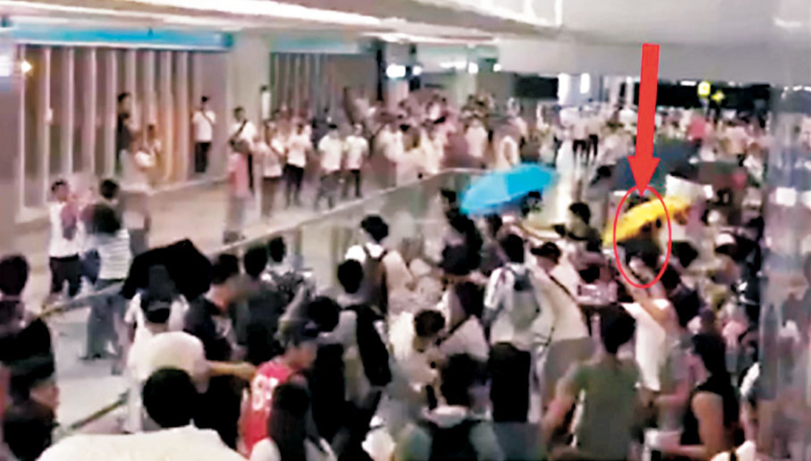 林卓廷在港鐵元朗站暴動逐格睇 圖片來源:呈堂視頻截圖證物