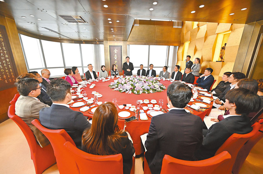 ●行政長官李家超昨日在北京會晤中國香港（地區）商會成員。