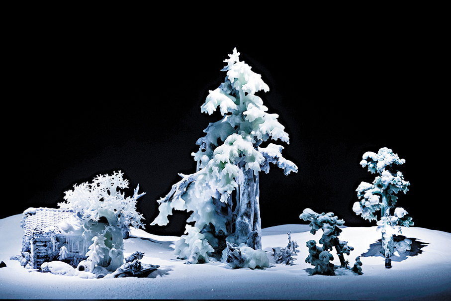 ●岫岩玉雕《家在東北》系列。