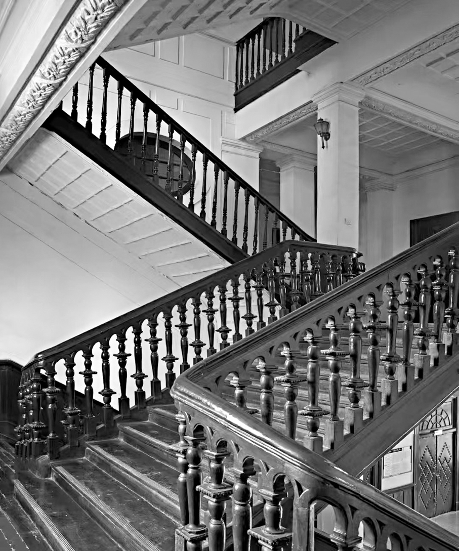 ●石天潤鏡頭中的天津小洋樓內景（4×5黑白）。