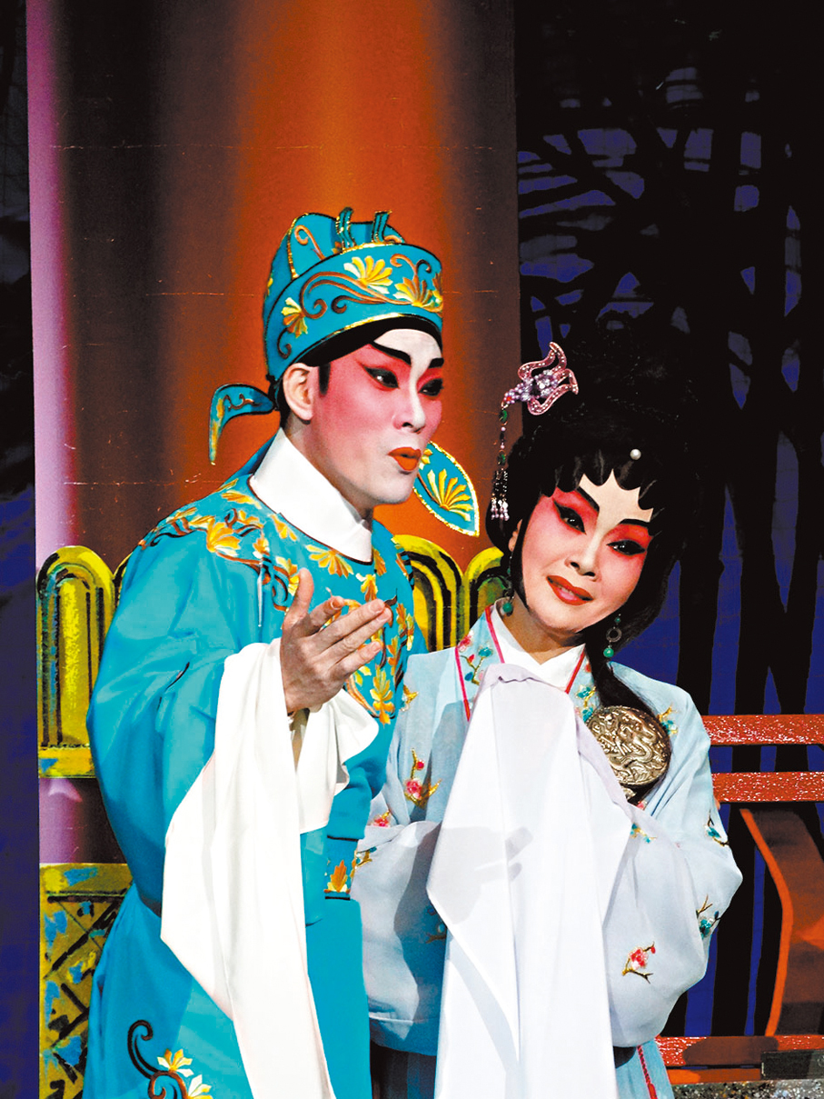 ●梁兆明與徐月明合演《紫釵記》。