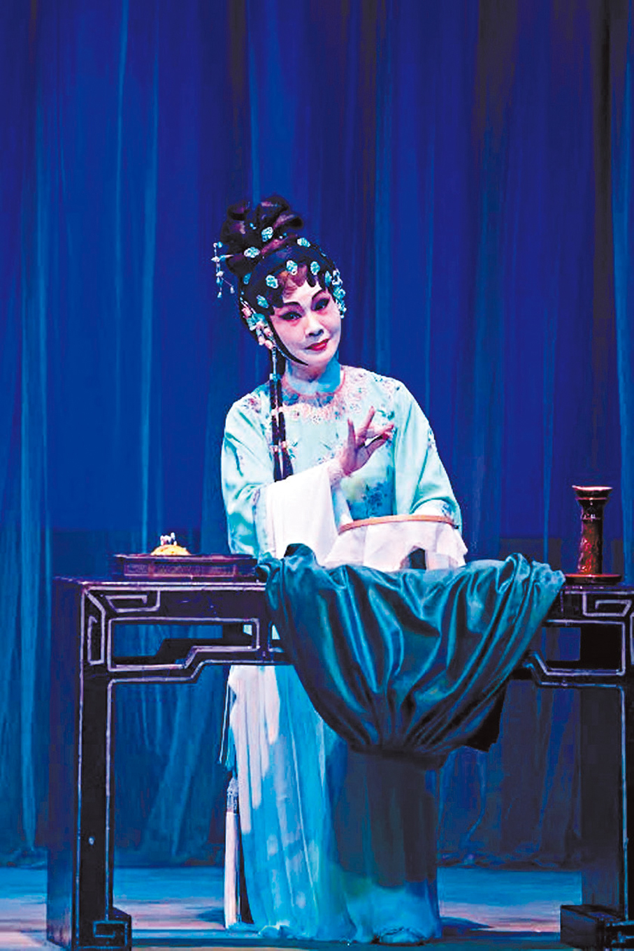 ●徐月明花旦扮相端莊美麗，此幀是新劇《 袍中詩》的劇照。