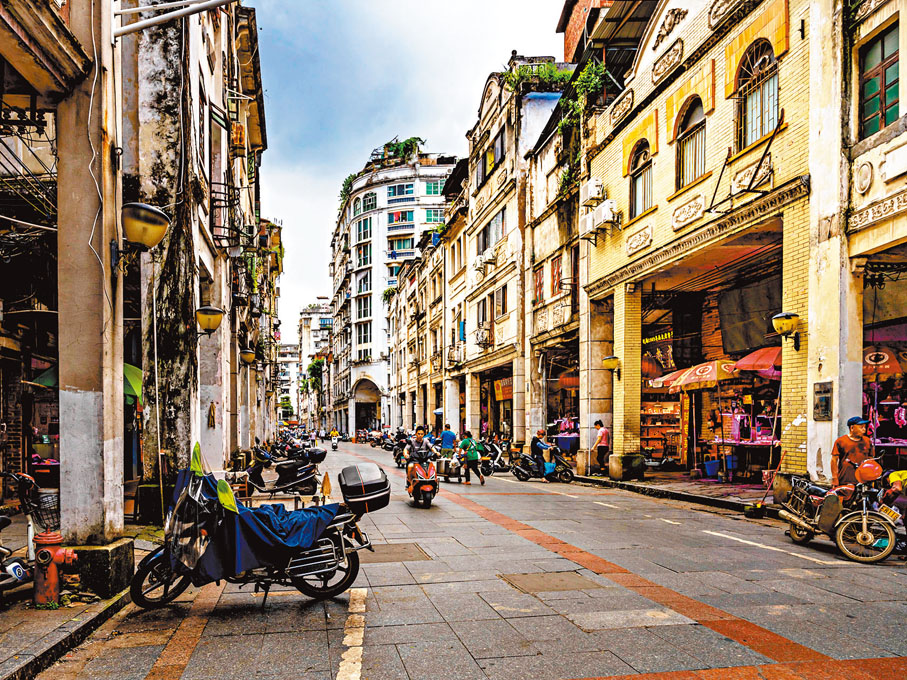 ●梧州地處廣西東部，緊鄰廣東，圖為梧州騎樓城。作者供圖
