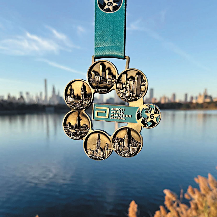 ●完成「六大馬」後獲得的獎牌是不少跑手追求的目標。 Abbott World Marathon Majors Fb圖片