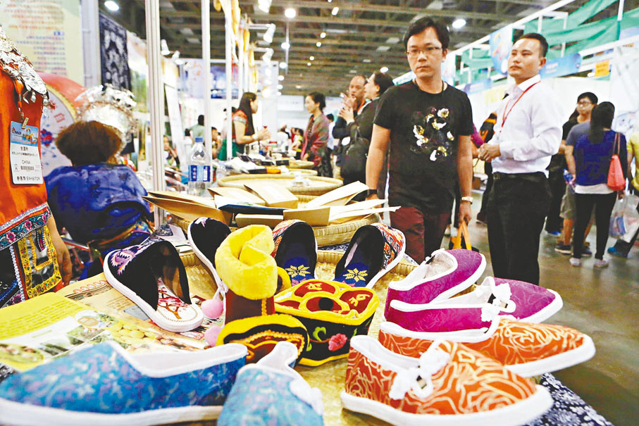 ●澳門積極參與「一帶一路」建設成果豐碩。圖為「一帶一路」地區企業在澳門參展。 資料圖片