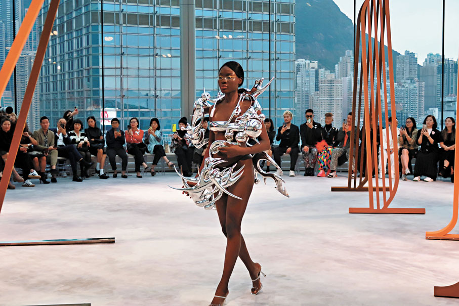 ●來自香港的郭子鋒作品　 攝：陳藝