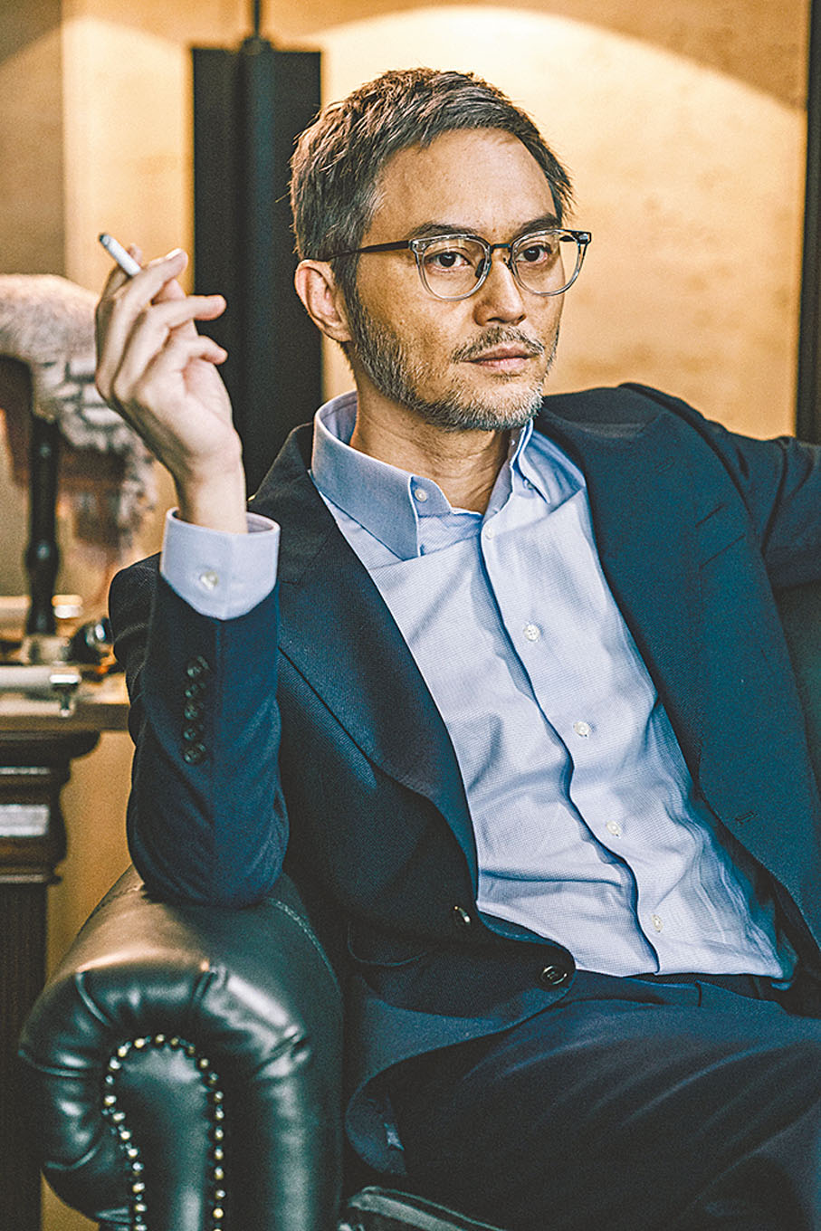 ●張智霖一改官仔骨骨形象。