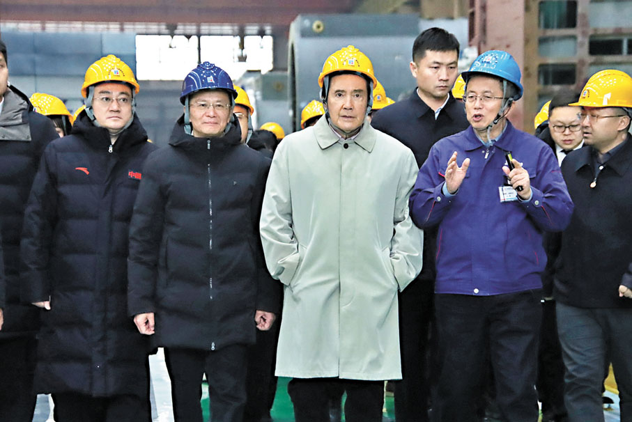 ●馬英九一行參訪哈電集團。香港文匯報記者于海江  攝