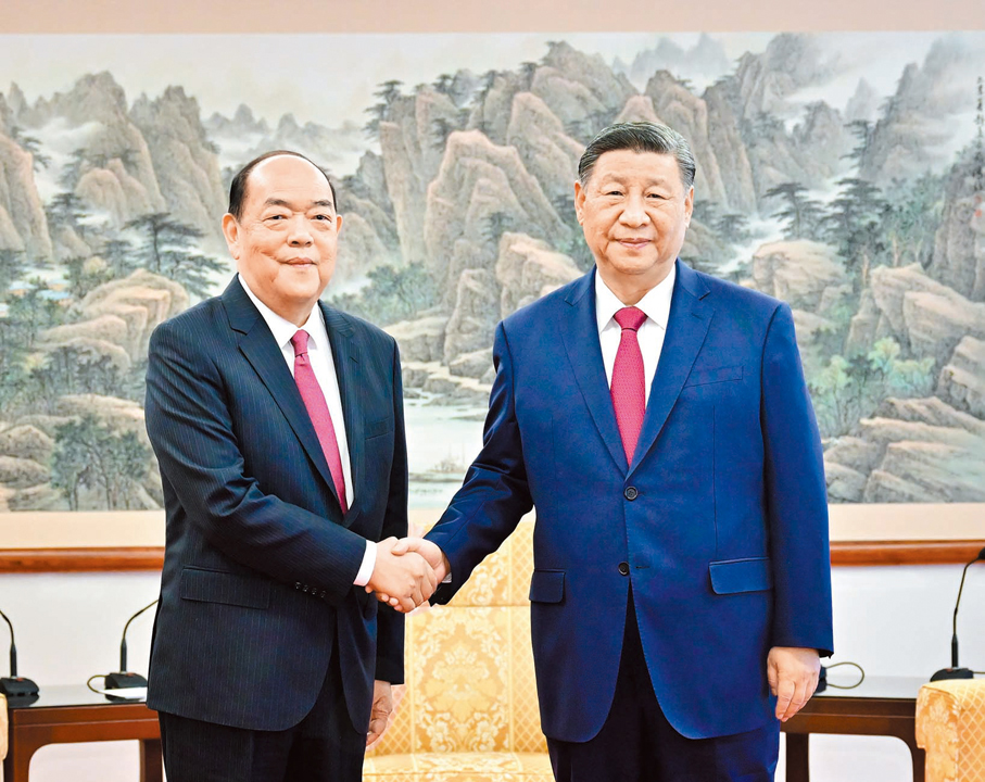 12月18日下午●12月18日下午，國家主席習近平在澳門會見時任澳門特別行政區行政長官賀一誠。     新華社