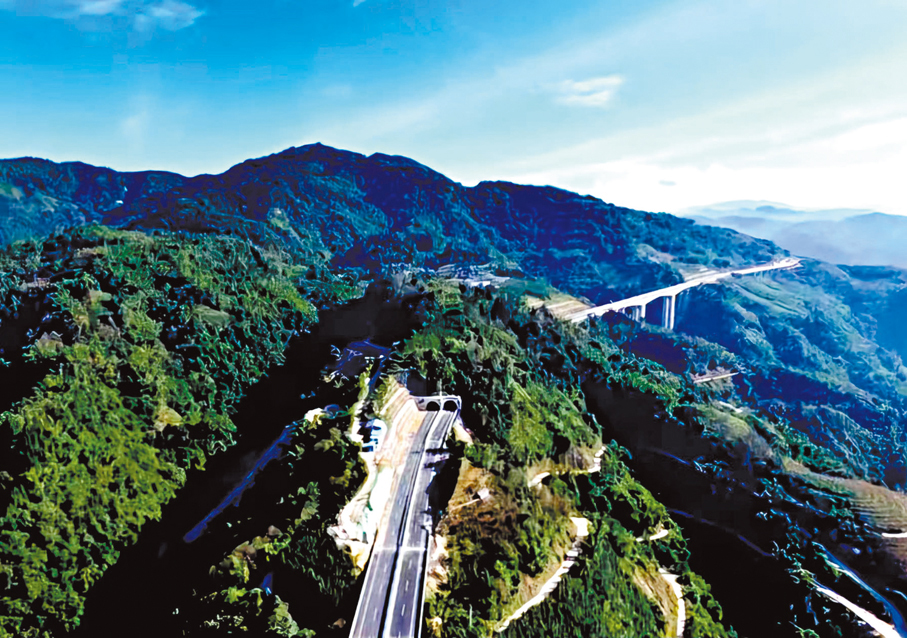 ●現在的滇緬公路。 作者供圖