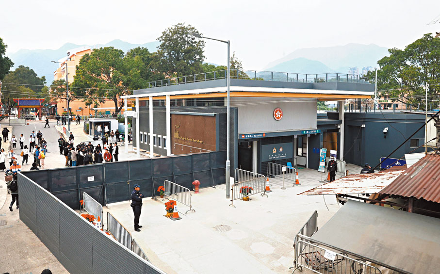 ●中英街檢查站是試點，其他口岸日後亦可能引入人面辨識、「刷面」過關。香港文匯報記者郭木又 攝