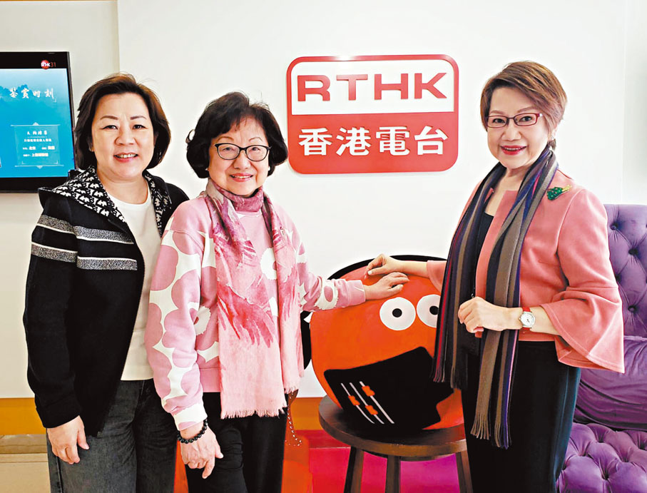 ●為百年校慶努力籌款的顏文麗博士和「媽打」李麗娟。 作者供圖