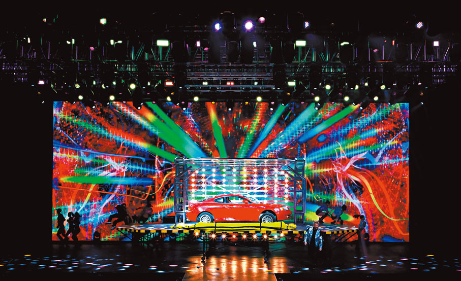 ●憑空變出汽車是Franz的標誌性作品之一。 主辦方供圖