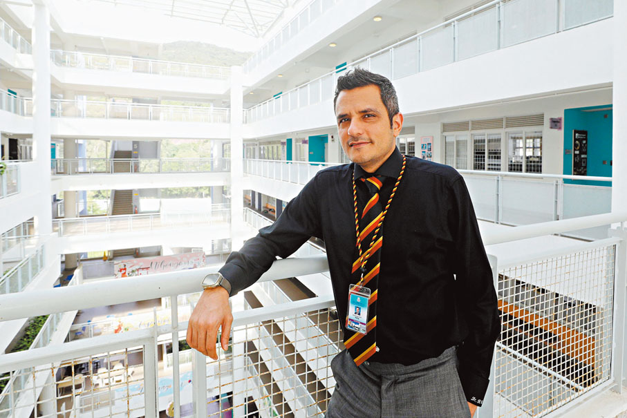 在香港土生土長、巴基斯坦裔的香港浸會大學附屬學校王錦輝中小學副校長利哲宏：非華裔學生擁有多元文化背景，包括熟悉「一帶一路」沿線國家地區的語言及生活。香港要建立人才庫，非華裔學生應該是當中一分子。